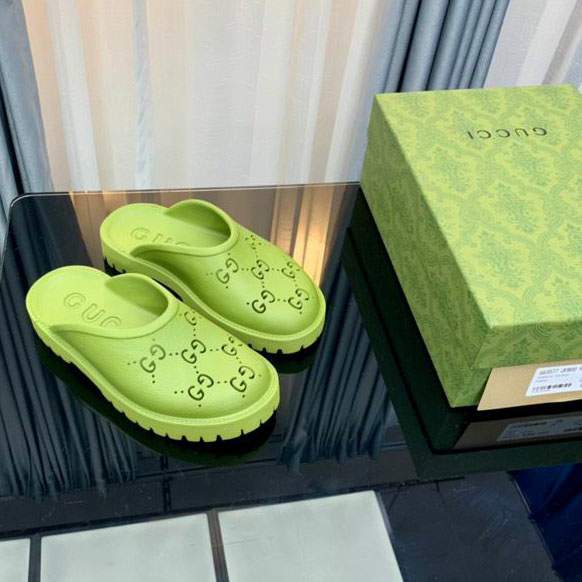 Picture of Gucci Shoes _SKUGGslip-onsandalsz35-4501036301